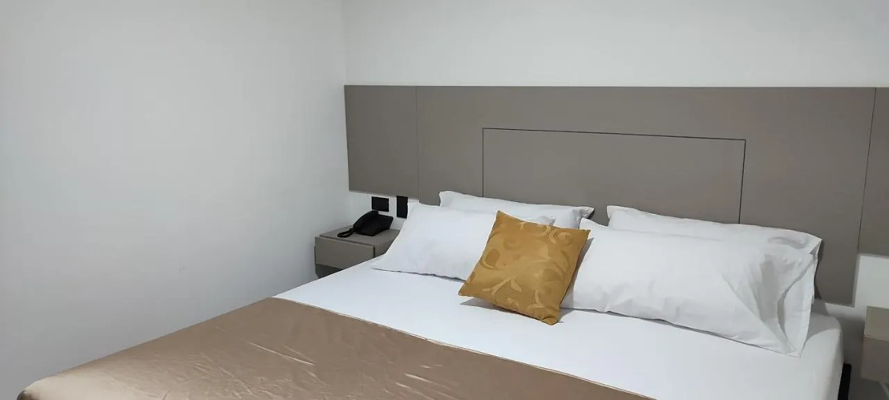Hotel Ofix 0*, Medellín